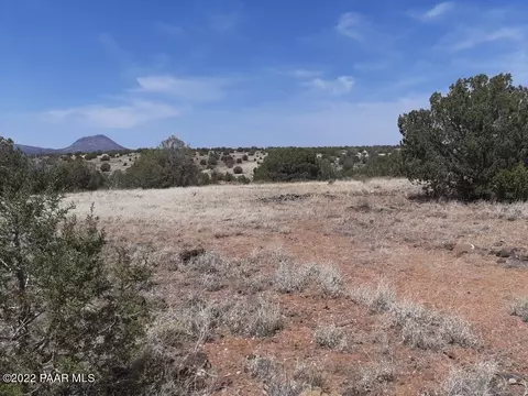 118 Juniperwood Rnch, Ash Fork, AZ 86320 photo 4