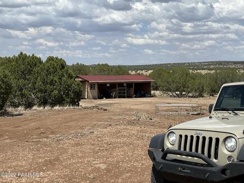 21 Rocky Hill Rd, Ash Fork, AZ 86320 photo 3