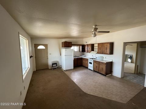 21 Rocky Hill Rd, Ash Fork, AZ 86320 photo 4