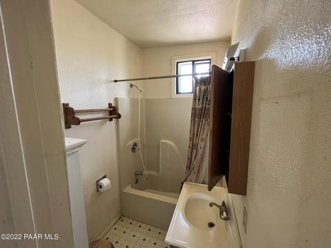 21 Rocky Hill Rd, Ash Fork, AZ 86320 photo 7