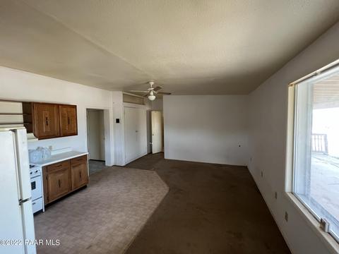 21 Rocky Hill Rd, Ash Fork, AZ 86320 photo 5
