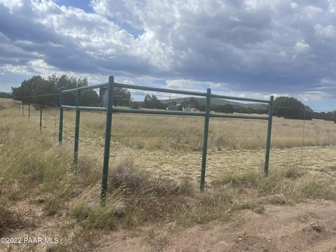 00 N Breeze Ln, Seligman, AZ 86337