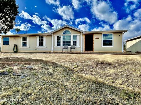 674 W Cienega Dr, Ash Fork, AZ 86320