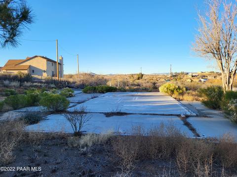 19687 E Juniper Dr, Mayer, AZ 86333 photo 2