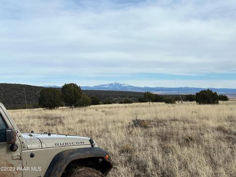 11975 W Dozer Ave, Ash Fork, AZ 86320 photo 2
