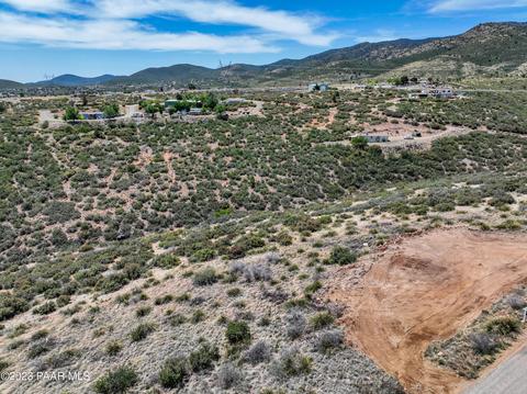 9195 Wolf Rd, Dewey-humboldt, AZ 86327