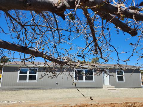 17264 E Lakeview Ct, Mayer, AZ 86333