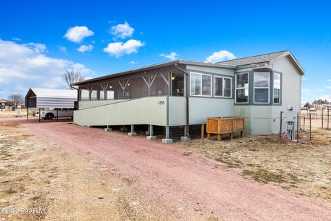 1255 W Brand Iron Rd, Paulden, AZ 86334