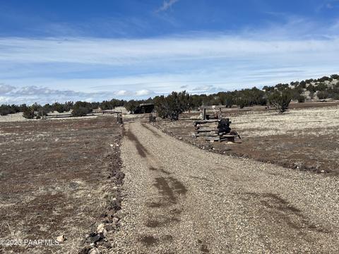 206 SW Couchman, Ash Fork, AZ 86320 photo 3