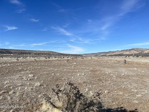 00 Solano Dr, Seligman, AZ 86337