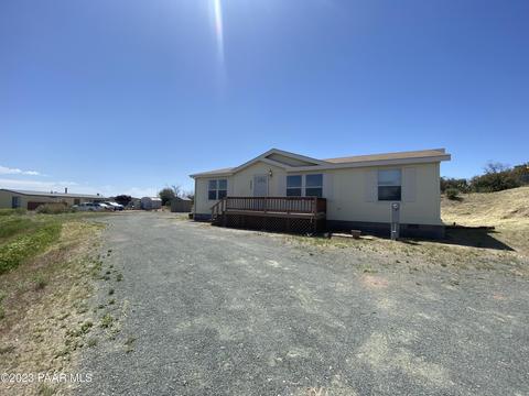 17365 E Panorama Dr, Mayer, AZ 86333