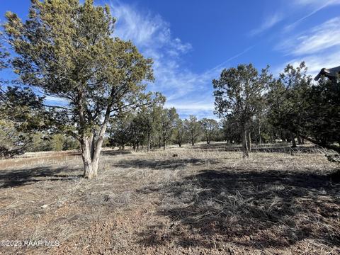 464 Mesa Dr, Ash Fork, AZ 86320