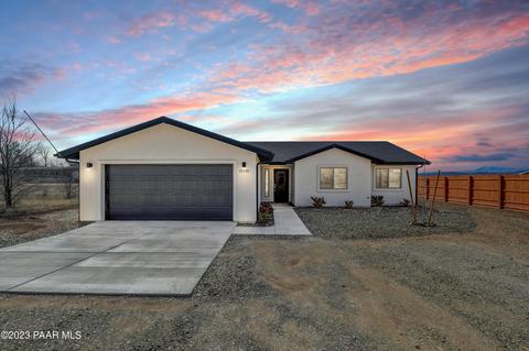 25330 N Lakeside Dr, Paulden, AZ 86334
