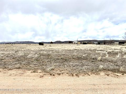 25725 N Patricia Rd, Paulden, AZ 86334