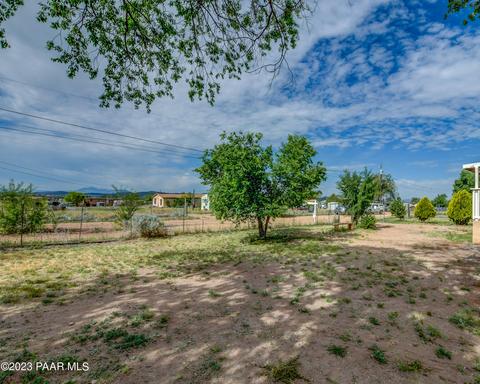 240 E Bramble Dr, Paulden, AZ 86334 photo 3
