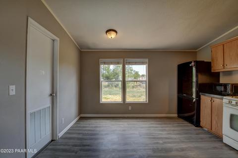 240 E Bramble Dr, Paulden, AZ 86334 photo 9