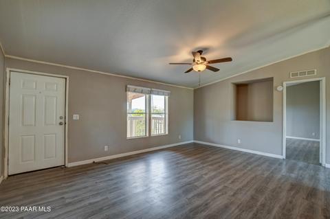 240 E Bramble Dr, Paulden, AZ 86334 photo 5