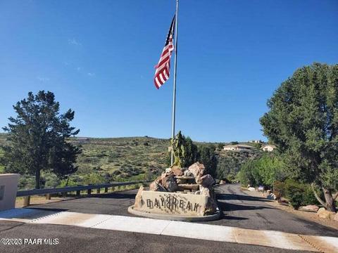 15760 E Broken Bit Rd, Mayer, AZ 86333