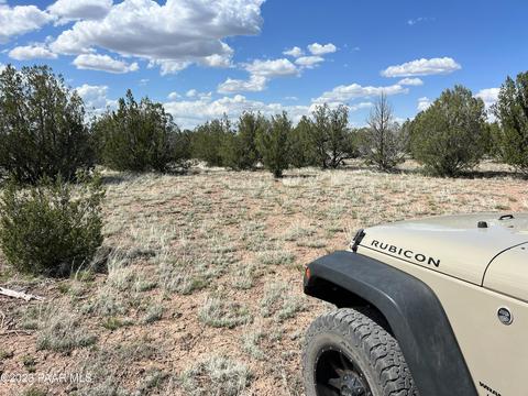 2125 W Cienega Dr, Ash Fork, AZ 86320