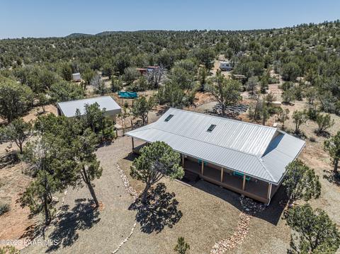 29800 W Big Sky Ln, Seligman, AZ 86337