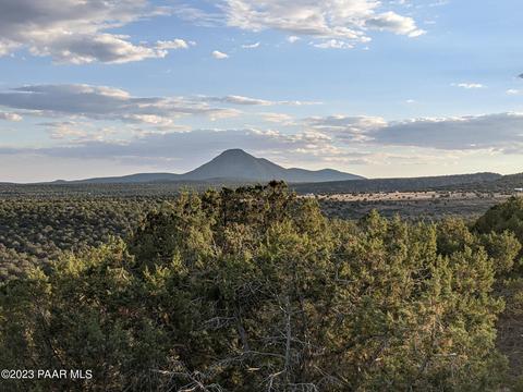 133 Juniperwood Rnch, Ash Fork, AZ 86320