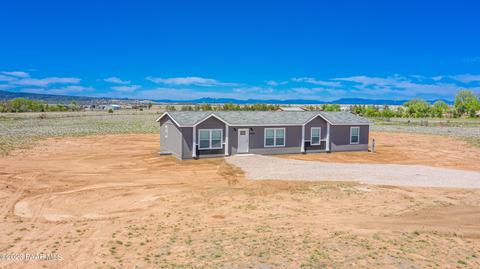 24452 N Ravens Roost Rd, Paulden, AZ 86334