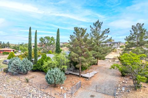 17267 E Lakeview Pl, Spring Valley, AZ 86333