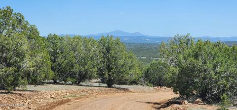 703 N Edwards Rnch Rd, Ash Fork, AZ 86320