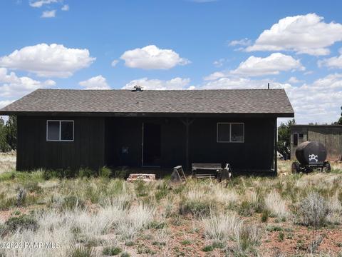 42655 W Roaming Way, Seligman, AZ 86337