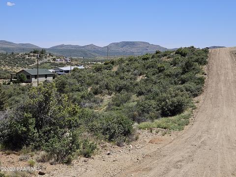 18103 Spoon Rd, Peeples Valley, AZ 86332