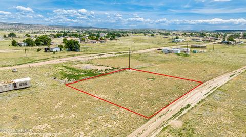 380 W Guymas Trl, Paulden, AZ 86334