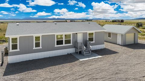 26820 N Kitty Hawk Ln, Paulden, AZ 86334