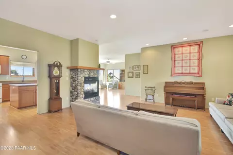 526 Quail Hollow Dr, Prescott, AZ 86303