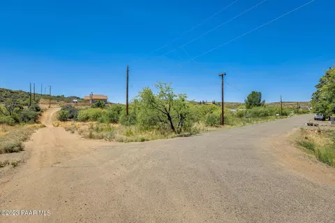 20945 E Cortez Rd, Mayer, AZ 86333 photo 2