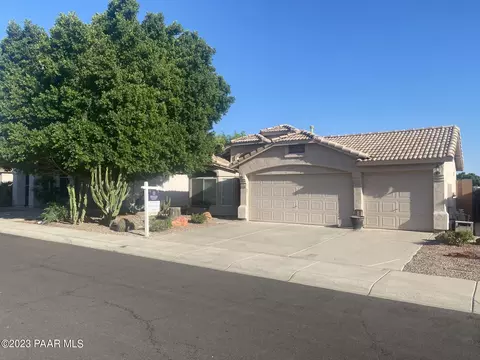 1021 E Montoya Ln, Phoenix, AZ 85024