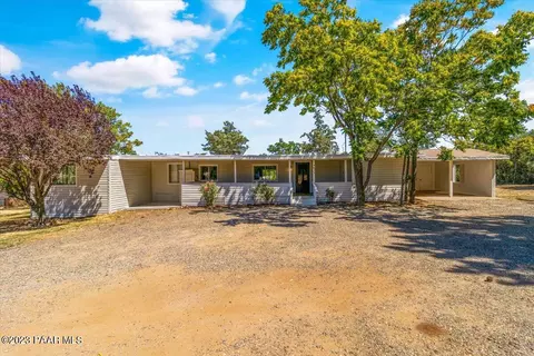 9675 S Sunset Dr, Mayer, AZ 86333
