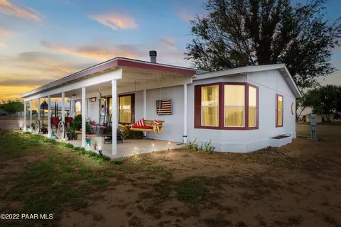 1281 W Brand Iron Rd, Paulden, AZ 86334