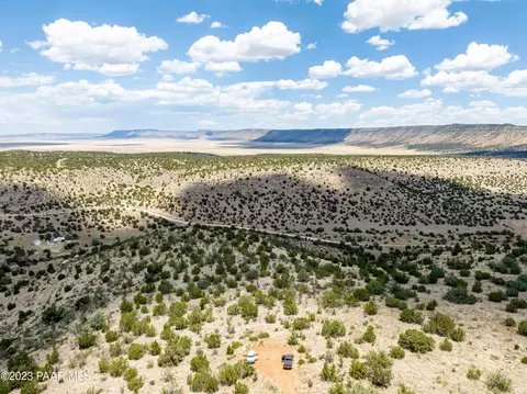 29014 W Hillside Dr, Seligman, AZ 86337