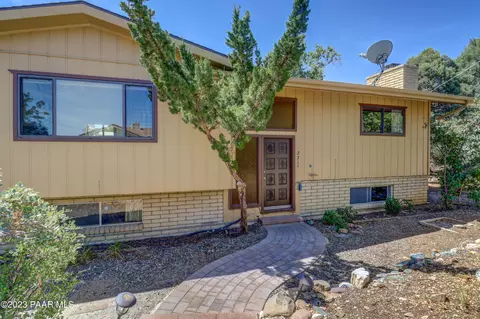 2215 Sandia Dr, Prescott, AZ 86301