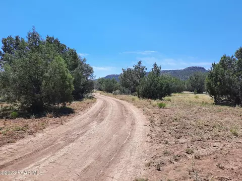 Lot 370 W Spotted Colt Rd, Seligman, AZ 86337