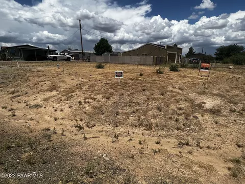 20374 E Cedar Canyon Dr, Mayer, AZ 86333