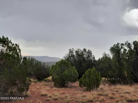 57827 N Calle Arandas, Seligman, AZ 86337