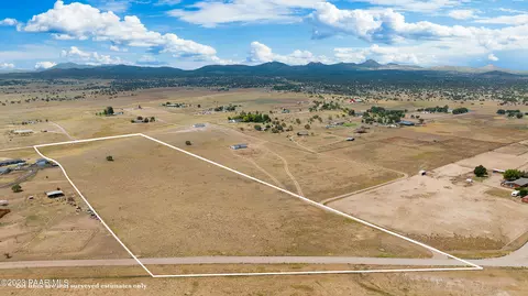 000 W Curtis Ranch Rd, Paulden, AZ 86334