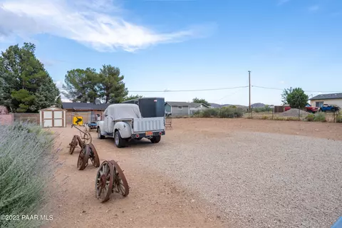 20581 E Ash Creek Rd, Mayer, AZ 86333
