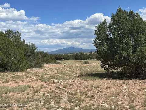 11 Chain Ranch Rd, Ash Fork, AZ 86320