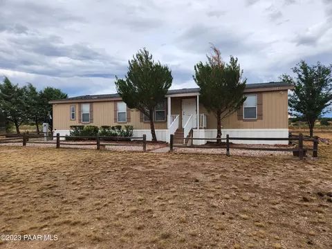 24355 N St Louis St, Paulden, AZ 86334
