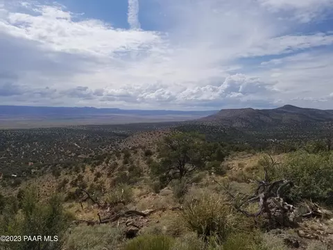 312 Wrong Way Rd, Ash Fork, AZ 86320
