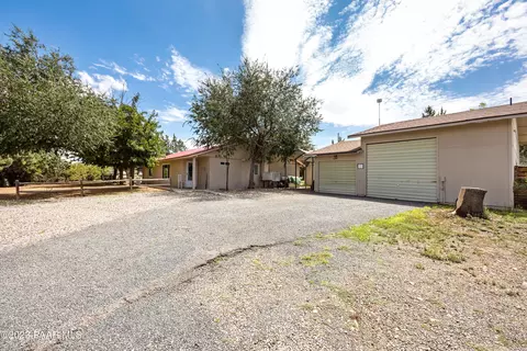 1855 S Hopi Trl, Dewey-humboldt, AZ 86327