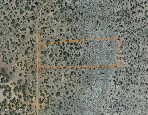54461 N Royal View Dr, Seligman, AZ 86337