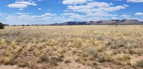 3085 W Malapai Rd, Paulden, AZ 86334